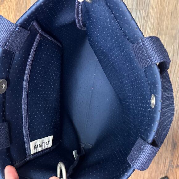 Quilted Koala Koala Go! Town Crossbody Bag Navy Neoprene - Picture 6 of 12